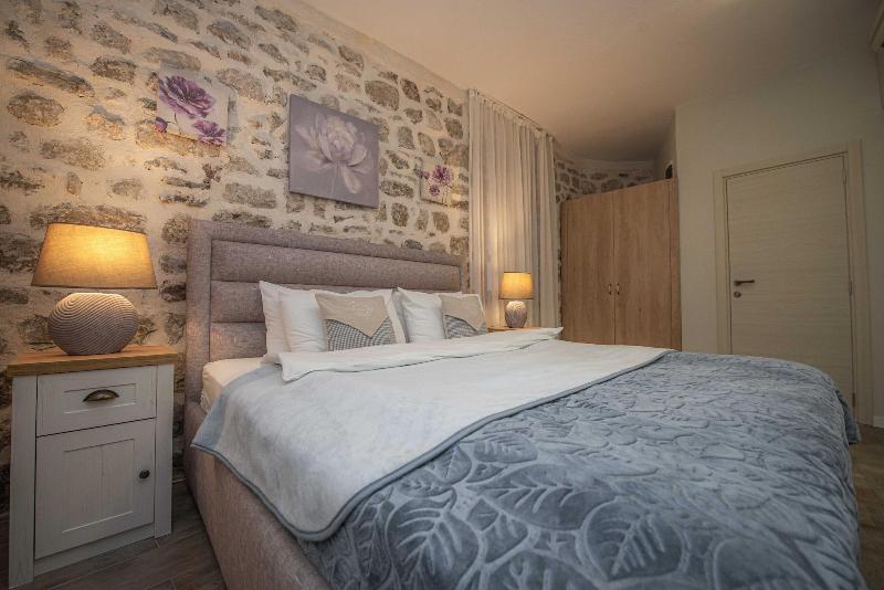 Antika Guesthouse image