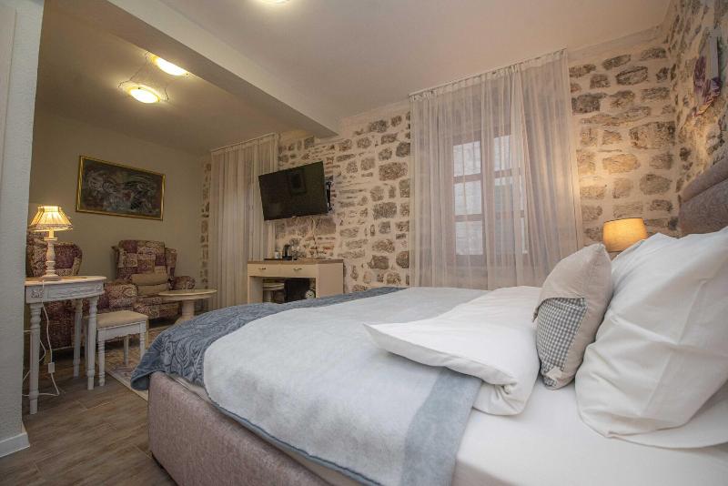 Antika Guesthouse image