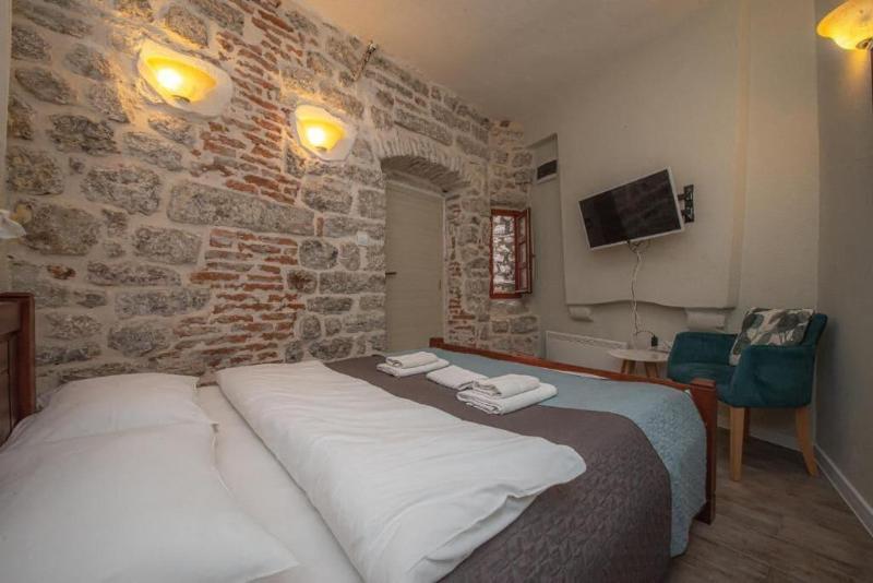 Antika Guesthouse image