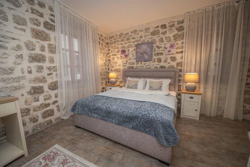 Antika Guesthouse image