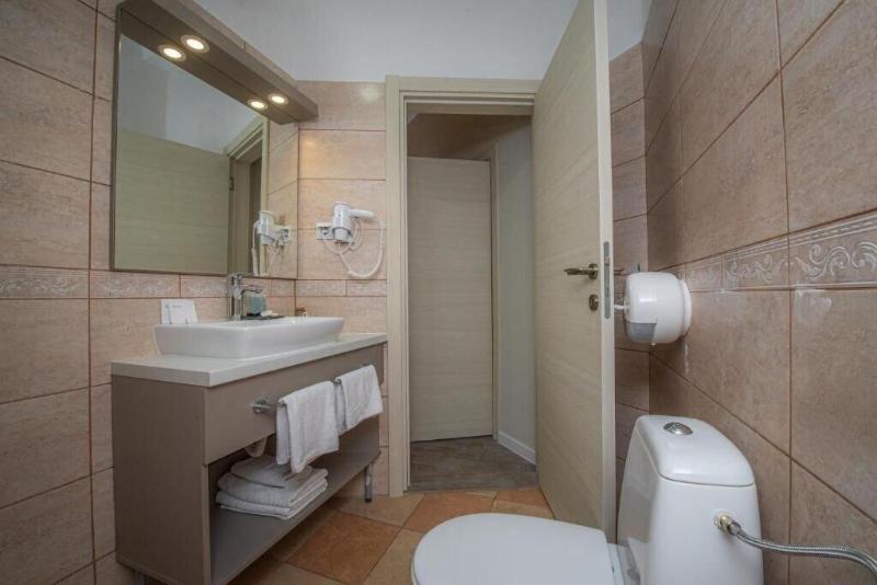 Antika Guesthouse image