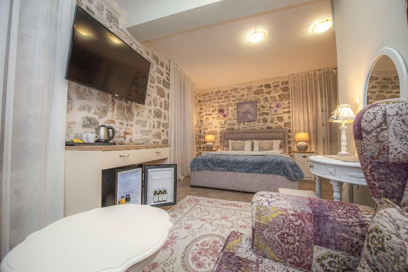 Antika Guesthouse image