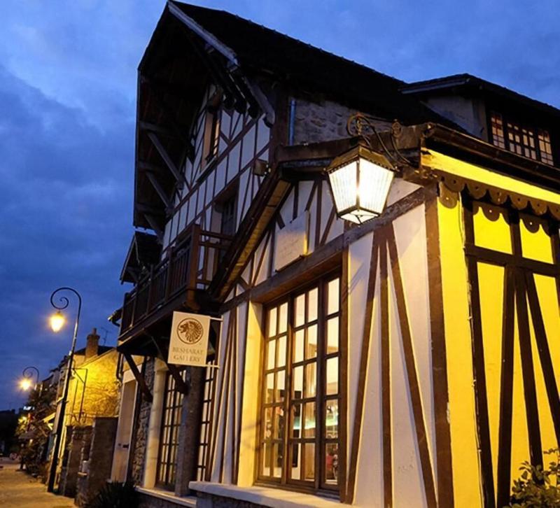 Besharat Gallery Museum image