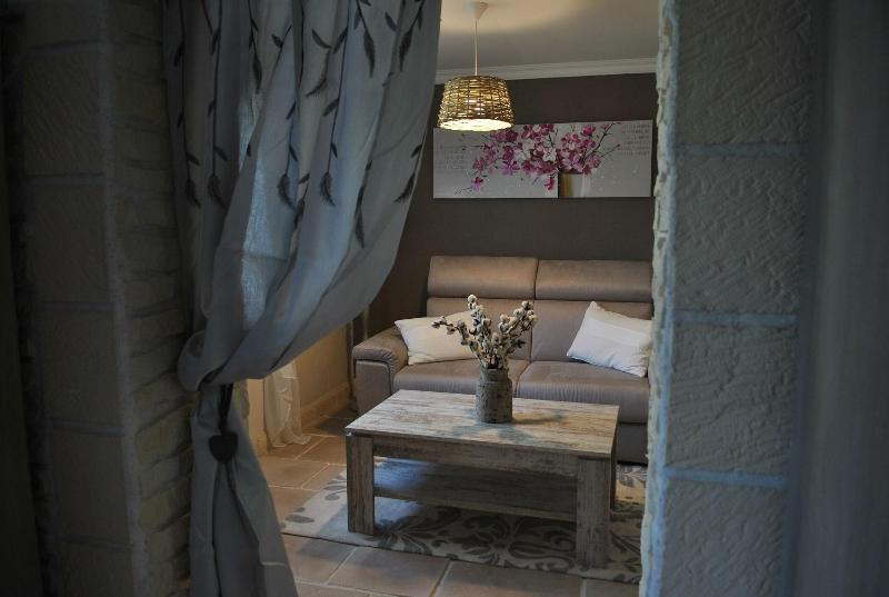 Villa Quinissole image