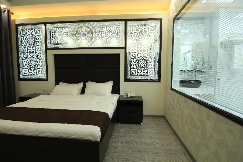 Safir Hotel image