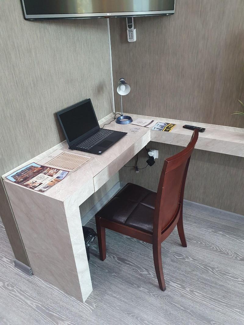 Safir Hotel image