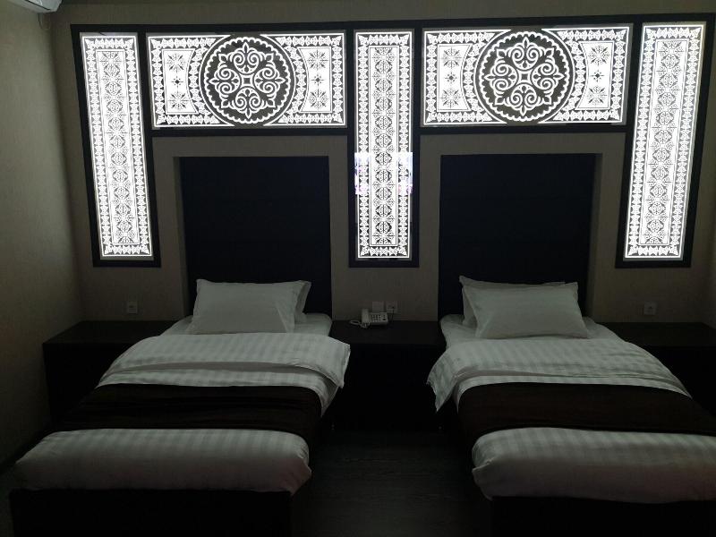 Safir Hotel image