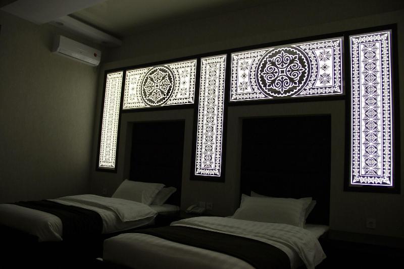 Safir Hotel image