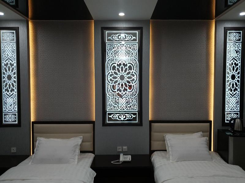 Safir Hotel image