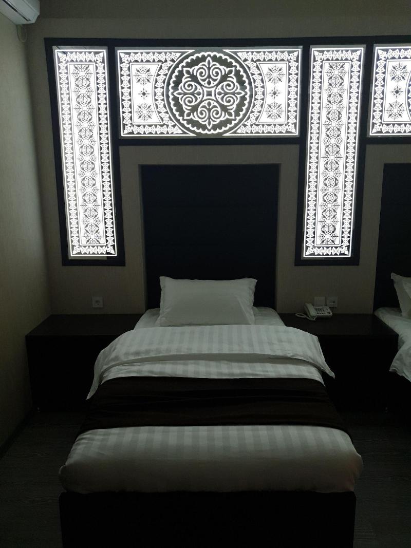Safir Hotel image