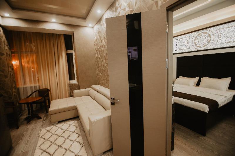 Safir Hotel image