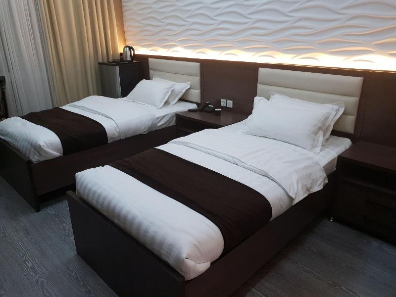 Safir Hotel image