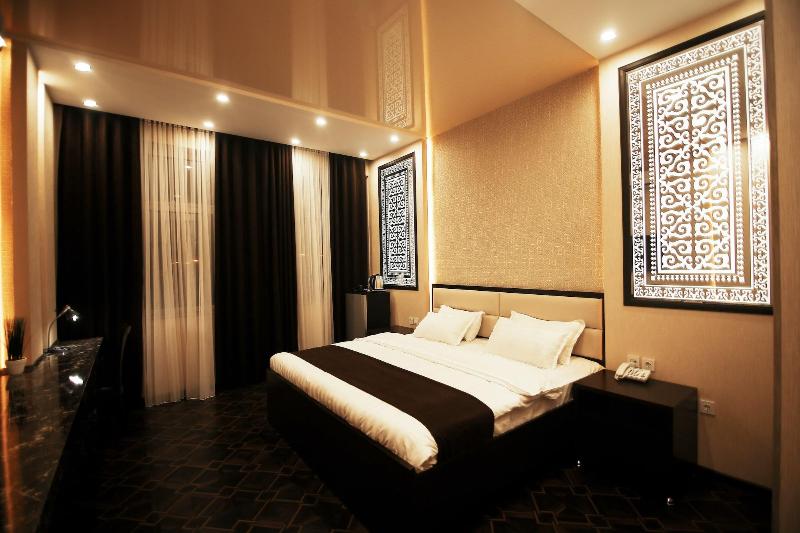 Safir Hotel image