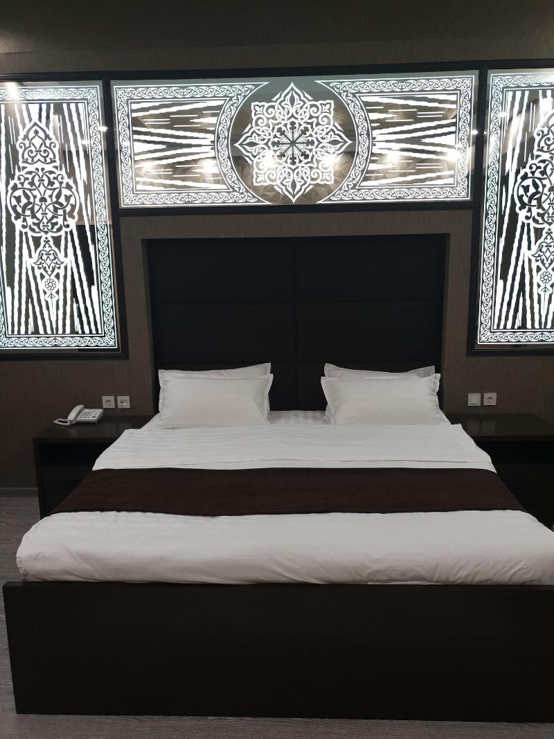 Safir Hotel image