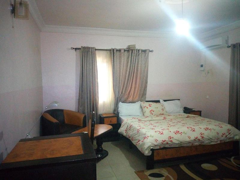 Bayse One Executive Suites And Bar 3