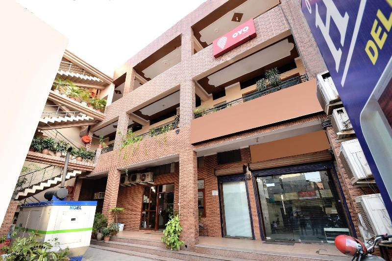 Oyo 4738 Hotel Re Birth — photo 2