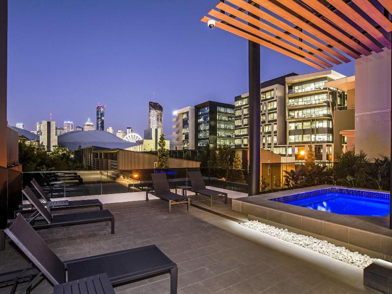 Atlas Apartments image