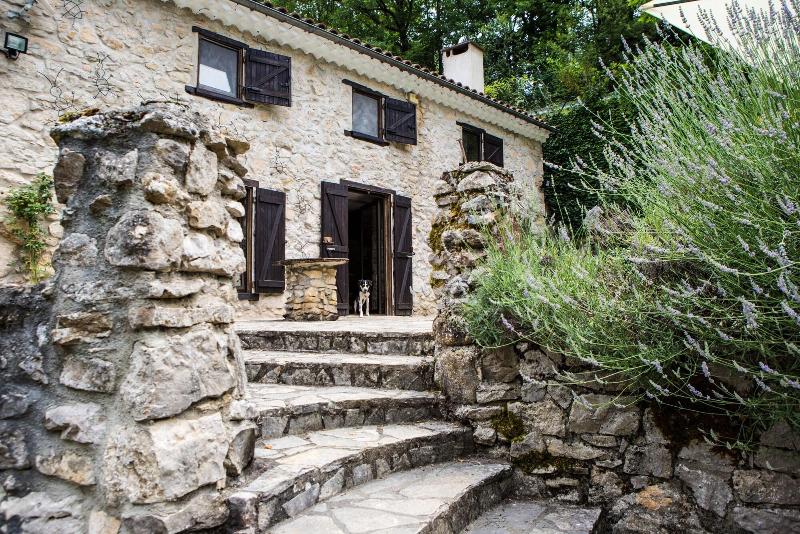 Moulin D Entre Les Roches image