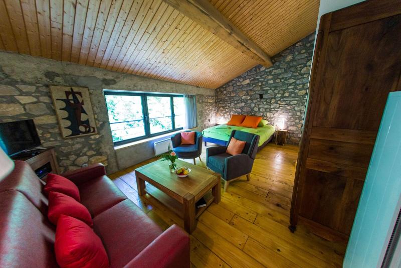 Moulin D Entre Les Roches image
