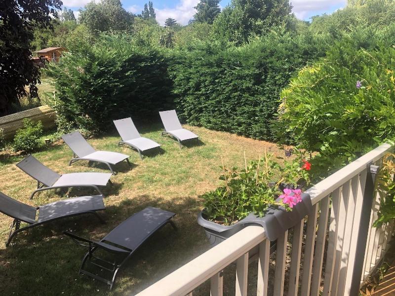 Au Nom Des Reines — photo 2