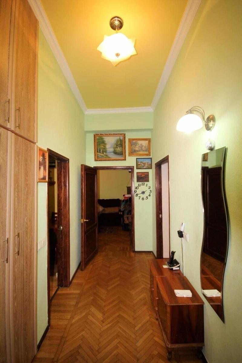 Apartment In The Center — photo 4