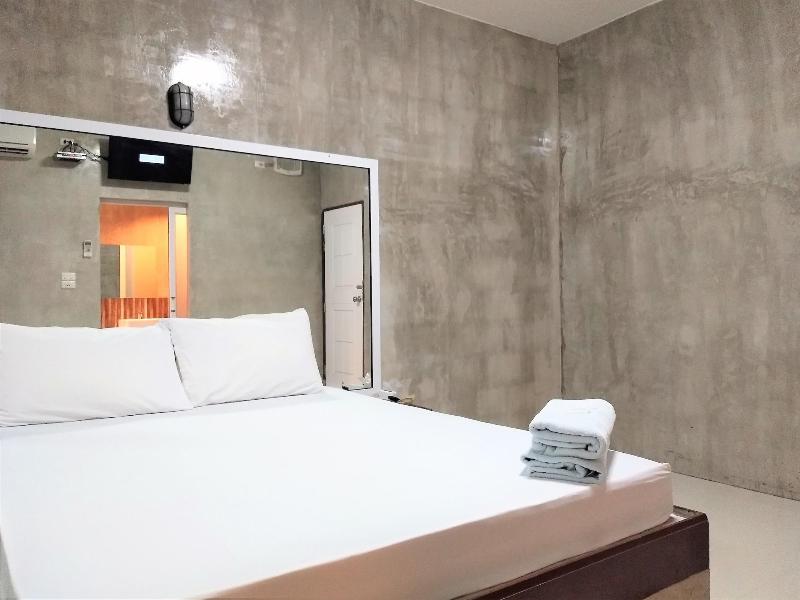 Happy Inn image
