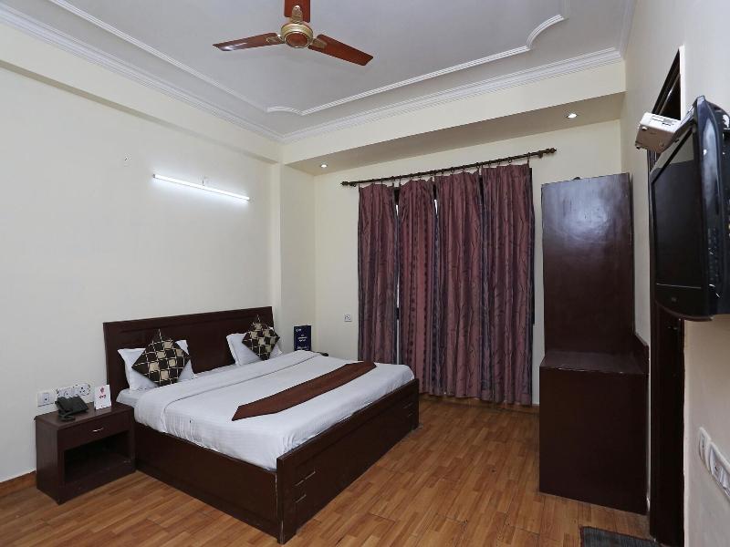 2399 Hotel Glenroy — main photo
