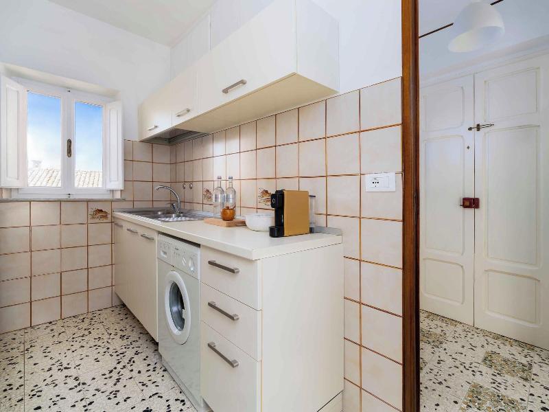 Albergodiffusovolterra image