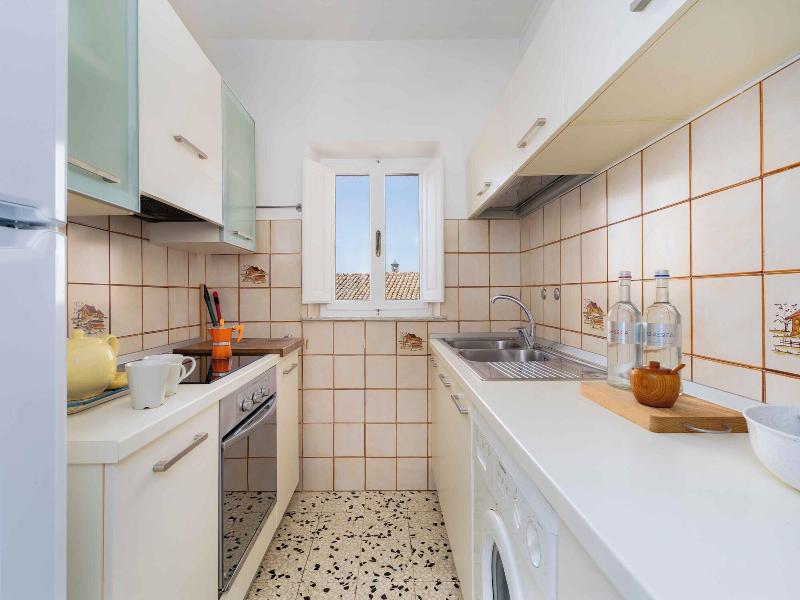 Albergodiffusovolterra image