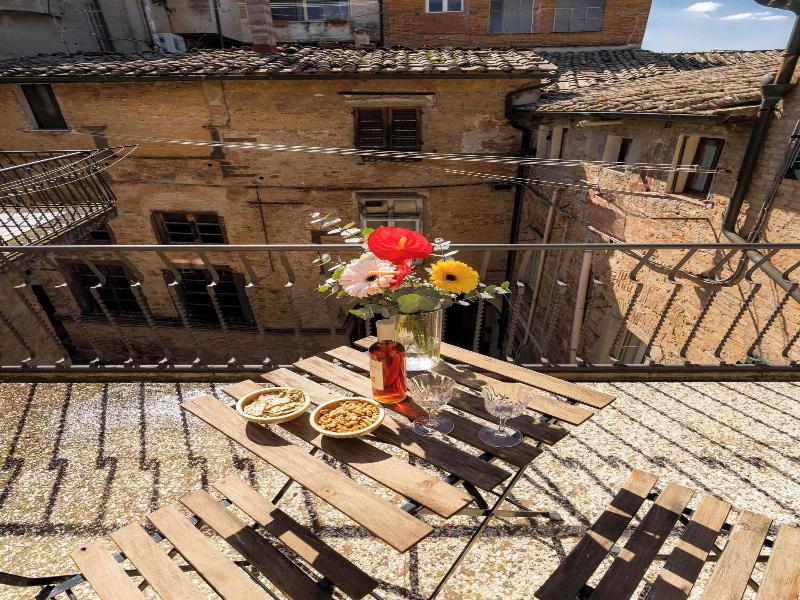 Albergodiffusovolterra image