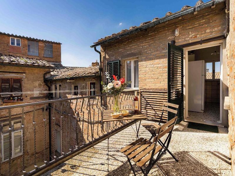 Albergodiffusovolterra image