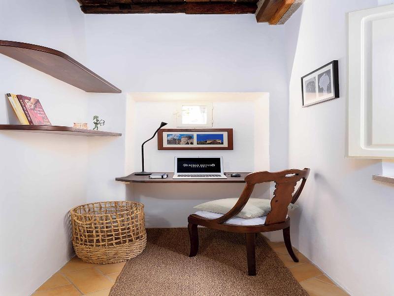 Albergodiffusovolterra image