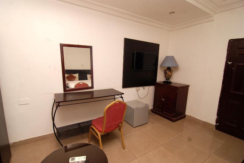 Silverland Hotel And Suites image