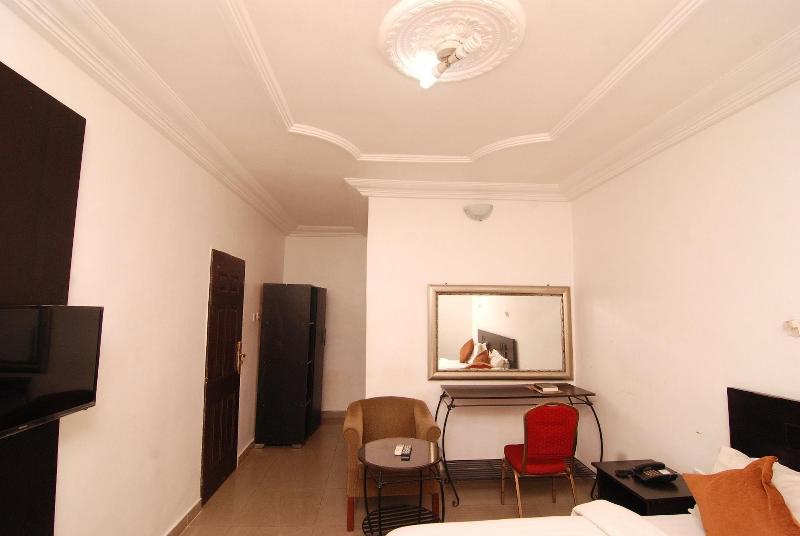 Silverland Hotel And Suites image