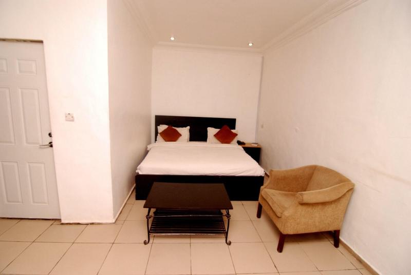 Silverland Hotel And Suites image