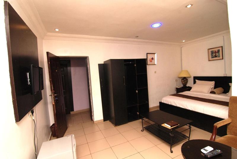 Silverland Hotel And Suites image