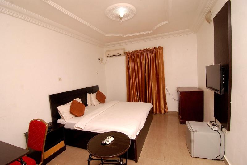 Silverland Hotel And Suites image