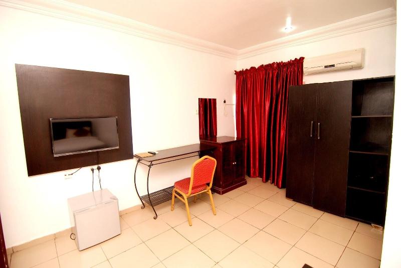 Silverland Hotel And Suites image