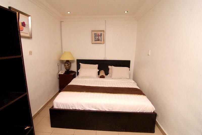 Silverland Hotel And Suites image