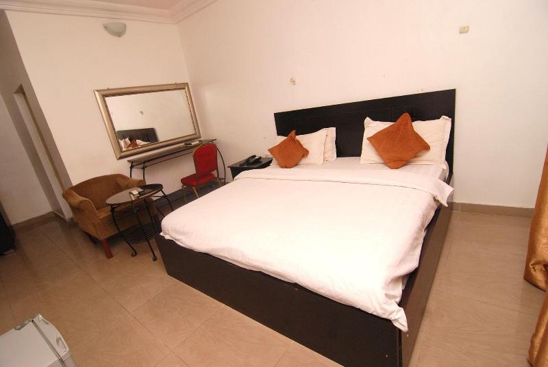 Silverland Hotel And Suites image