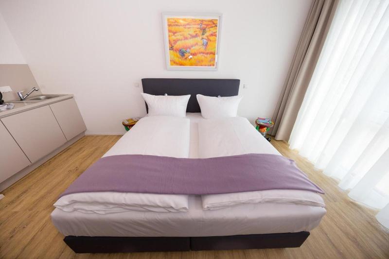 Country Inn Hotel Pha Ben image