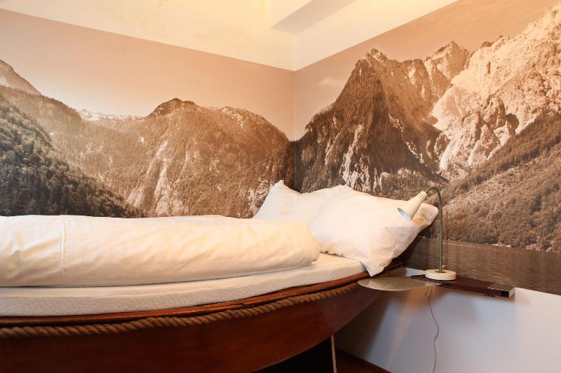 Die Wohngemeinschaft Hostel image