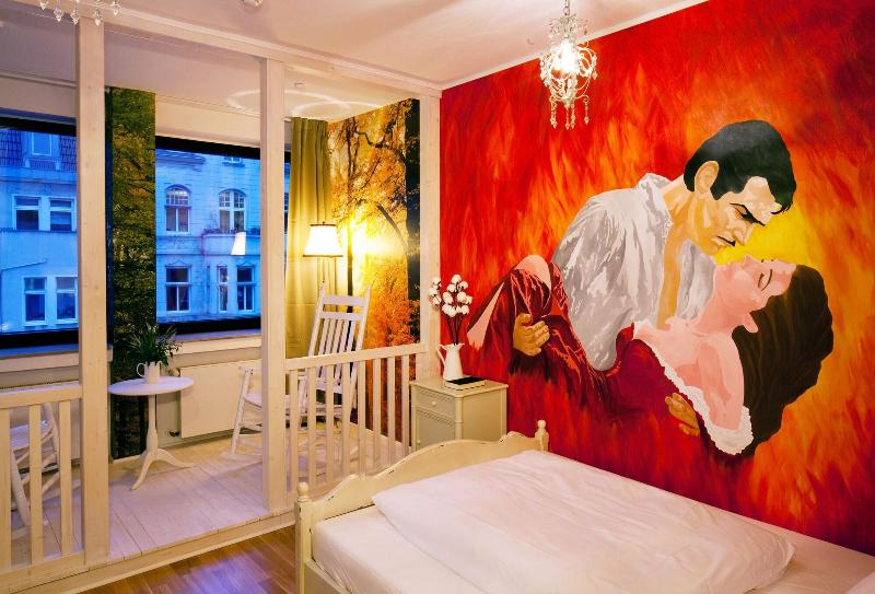 Die Wohngemeinschaft Hostel image