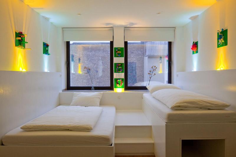 Die Wohngemeinschaft Hostel image