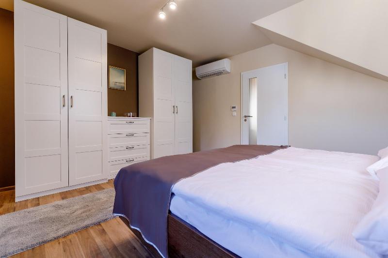 Apartments Menuet image