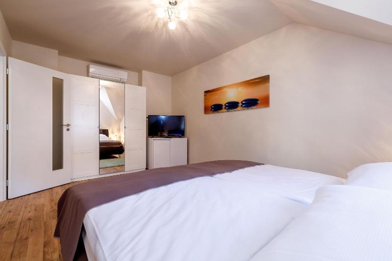 Apartments Menuet image