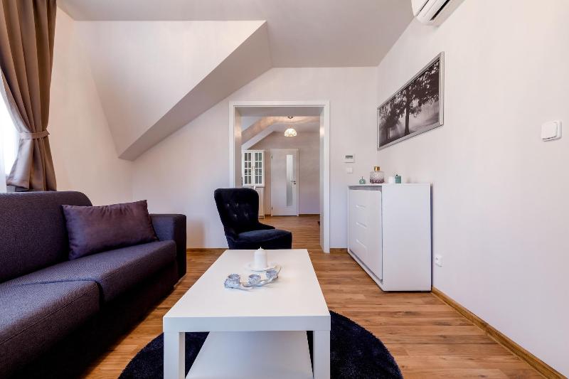 Apartments Menuet image