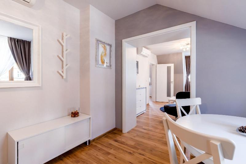 Apartments Menuet image