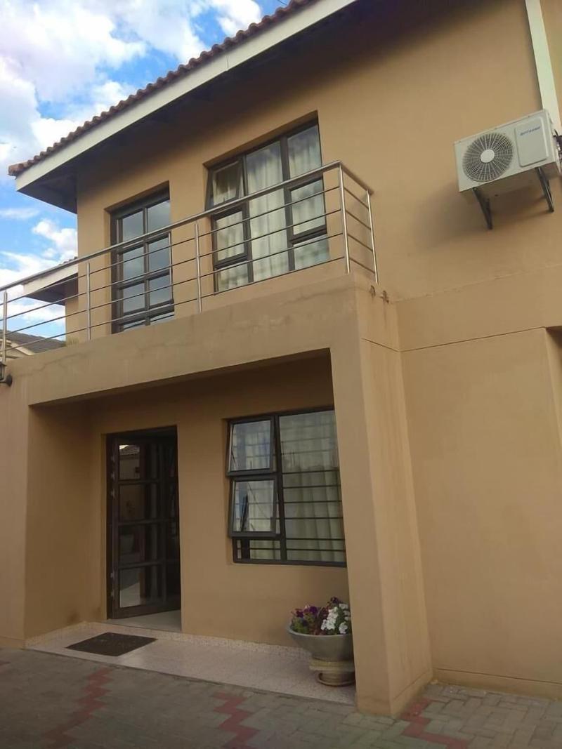Rosebuds Guesthouse image