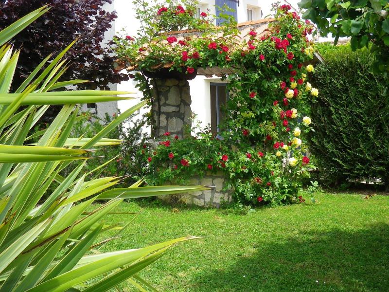 Eglantine Et Cha Vrefeuille image